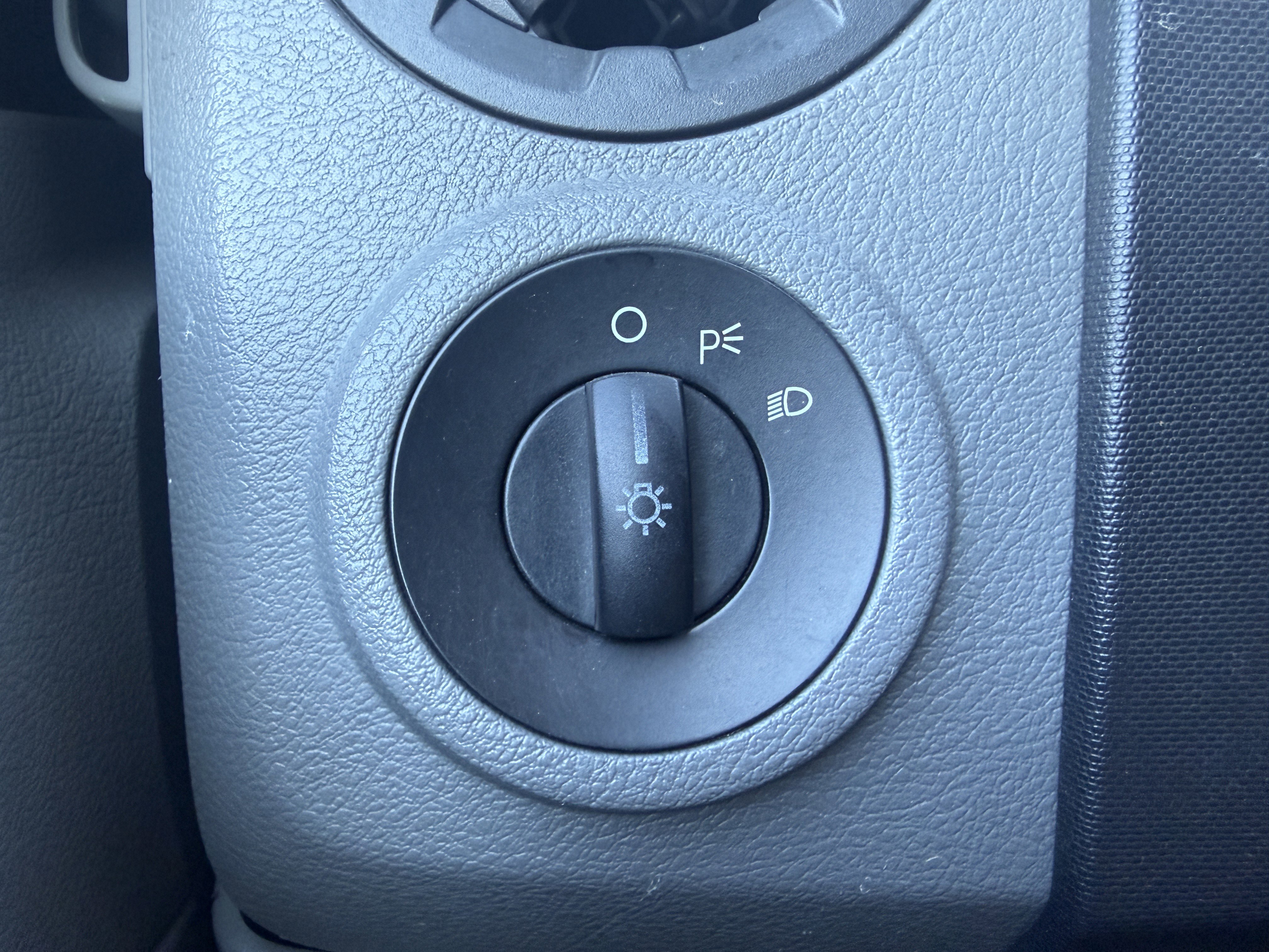 Used 2010 Ford E-250 and Econoline 250 image 23