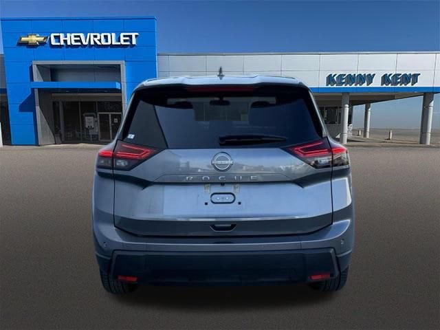 Used 2025 Nissan Rogue SV FWD image 8
