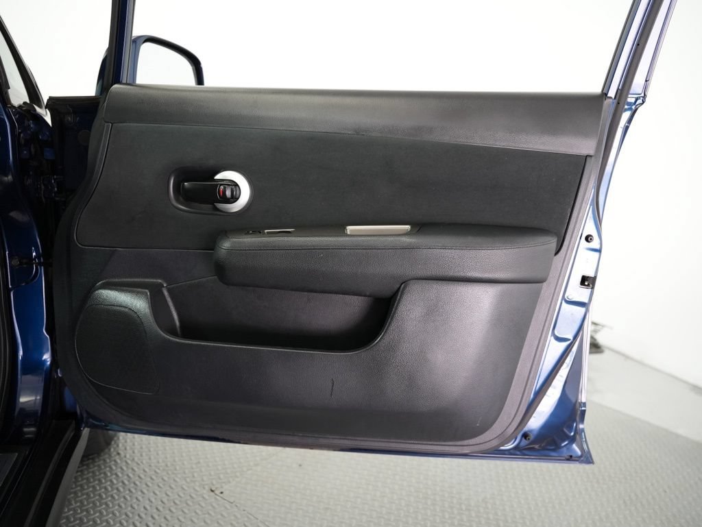 Used 2012 Nissan Versa 1.8 S FWD image 37