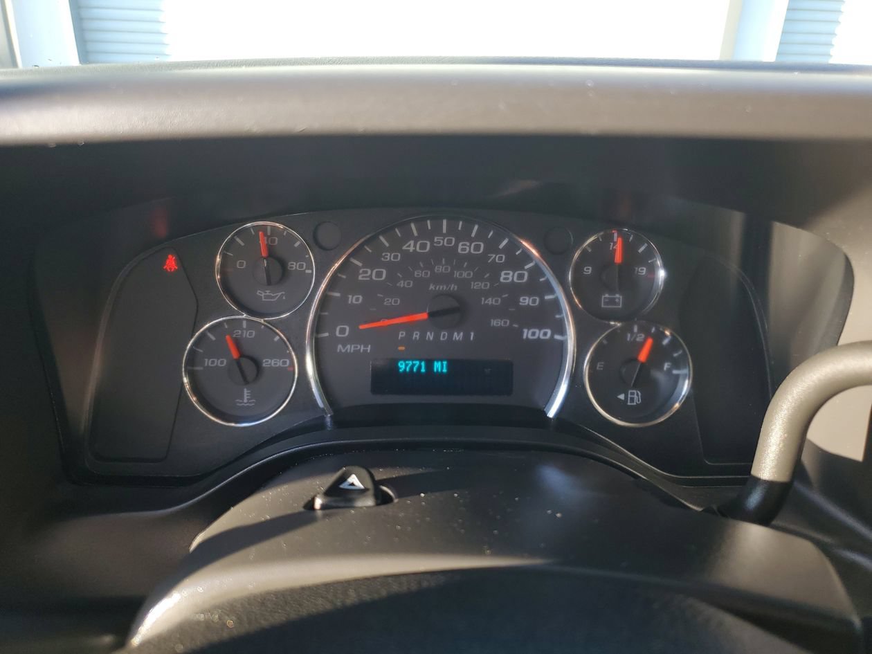 Used 2025 Chevrolet Express 2500 Extended w/ Driver Convenience Package RWD image 27