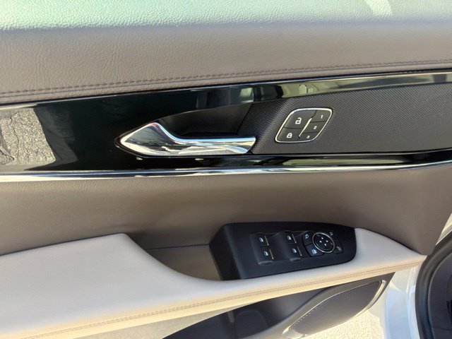 Certified 2022 Lincoln Nautilus FWD w/ Premium Package image 21