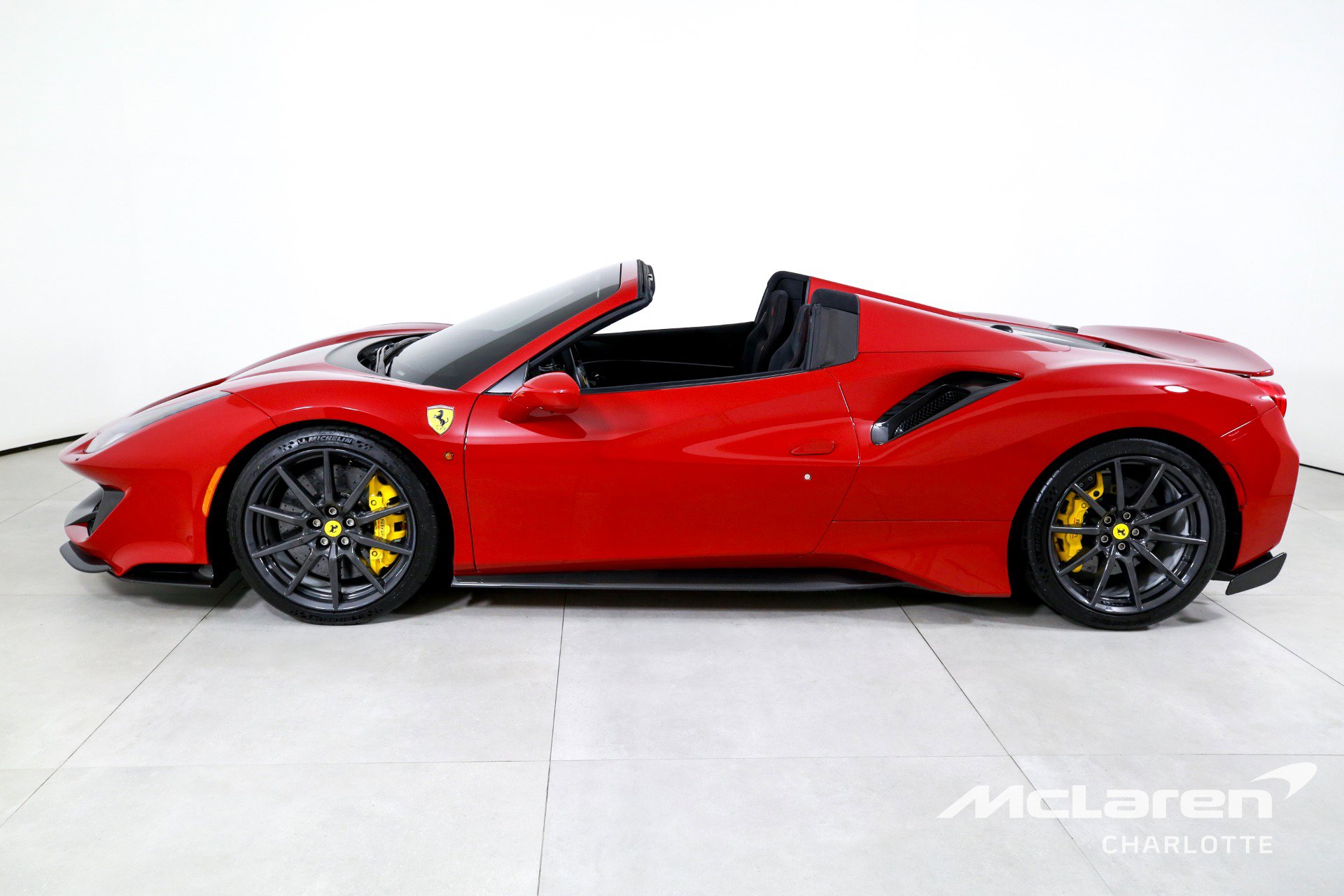 Used 2020 Ferrari 488 Pista Spider image 6