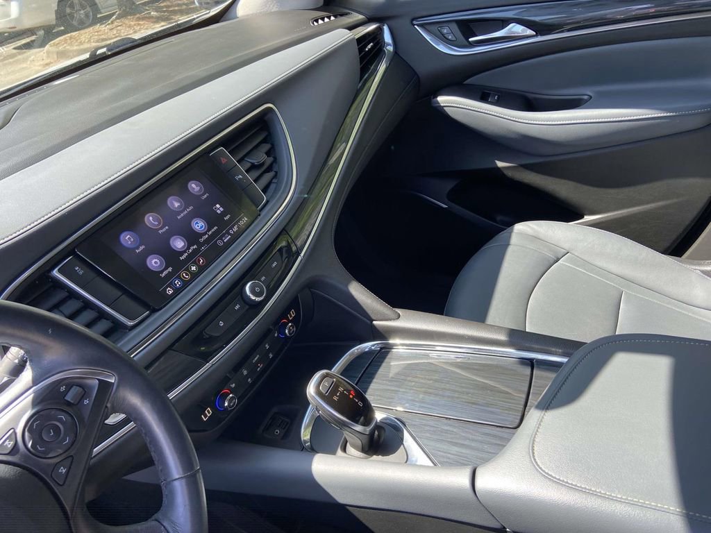 Used 2020 Buick Enclave Essence w/ Sport Touring Edition image 27