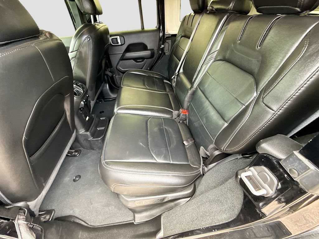 Used 2022 Jeep Wrangler Unlimited Sahara w/ Cold Weather Group AWD/4WD image 27