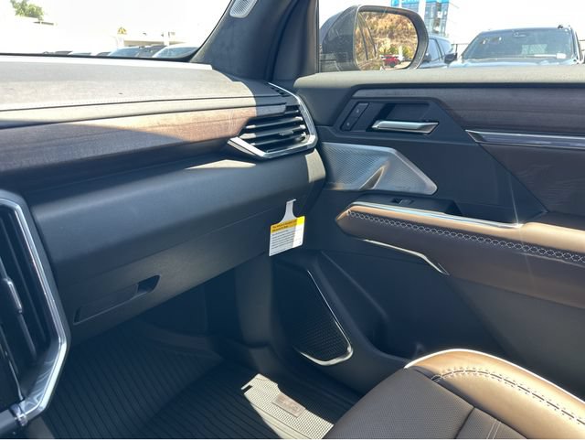 New 2026 GMC Acadia Denali Ultimate w/ LPO, Floor Liner Package AWD/4WD image 5