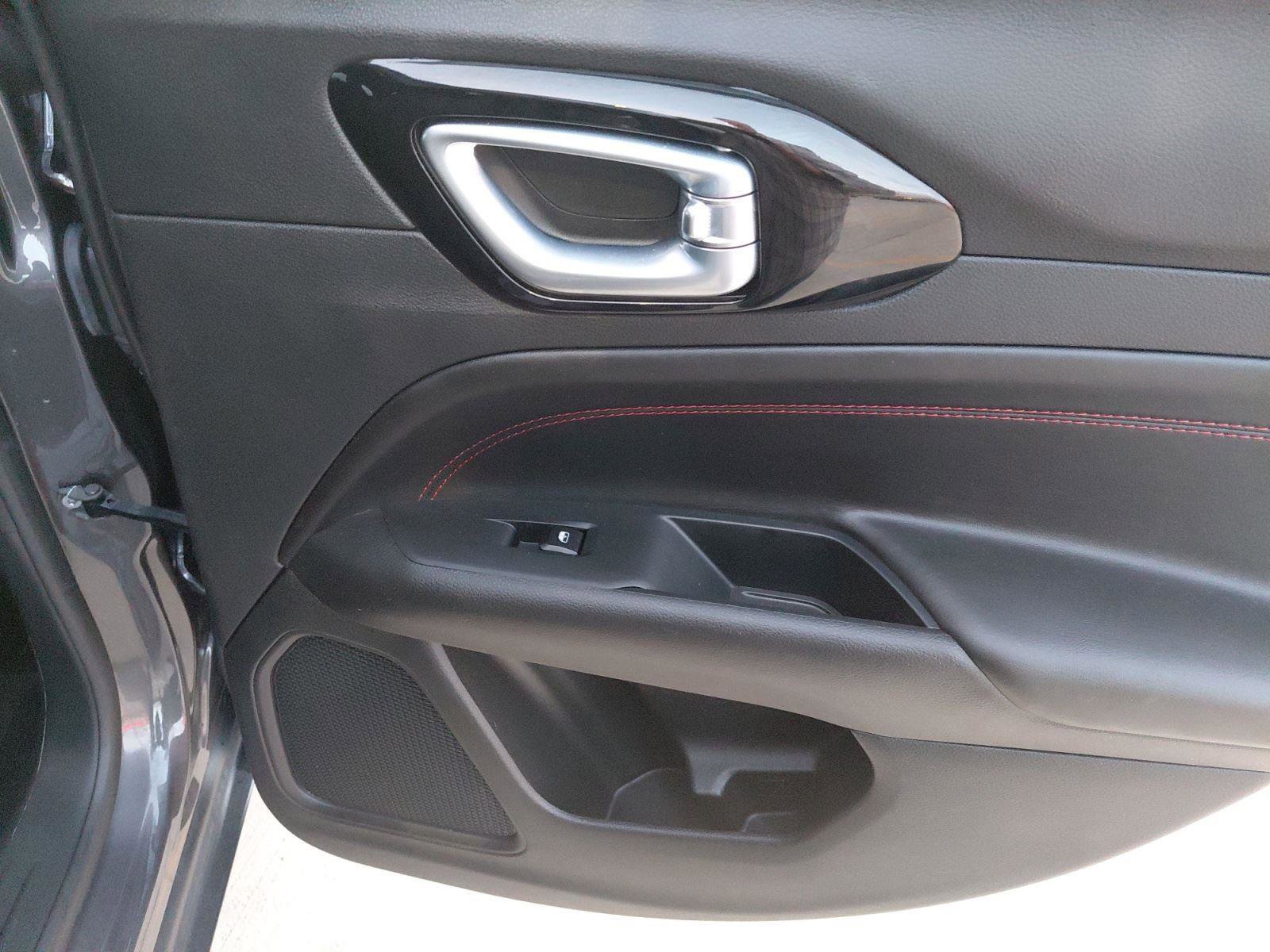 Used 2024 Jeep Compass Trailhawk w/ Trailhawk Convenience Group image 21