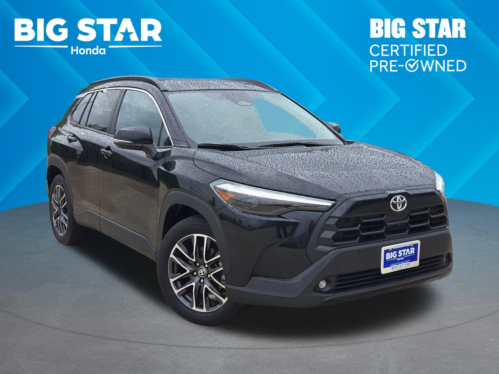 Used 2026 Toyota Corolla Cross XLE FWD image 1