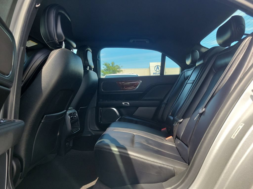 Used 2019 Lincoln Continental Premiere FWD image 8