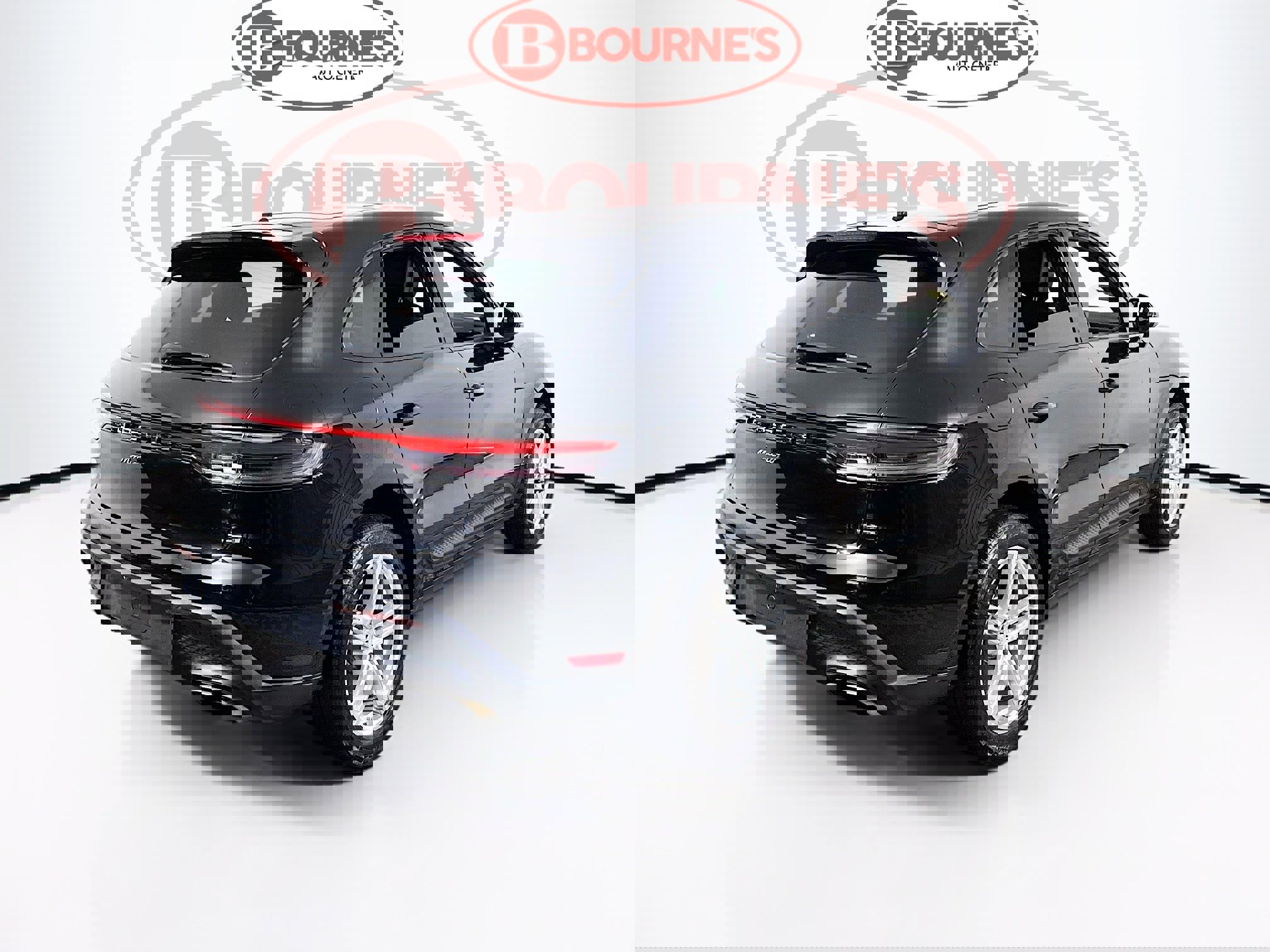 Used 2024 Porsche Macan image 12