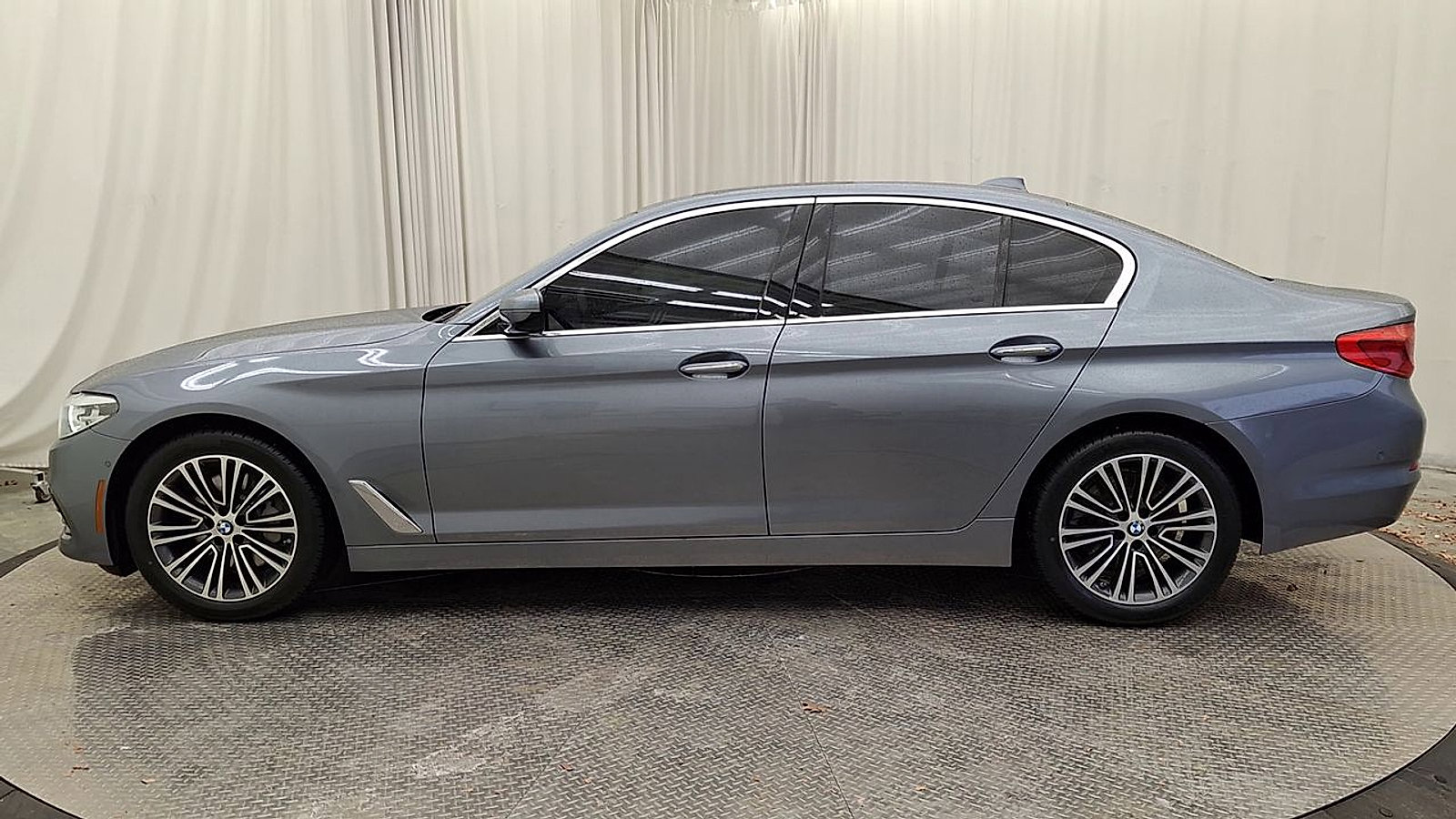 Used 2017 BMW 530i xDrive image 8