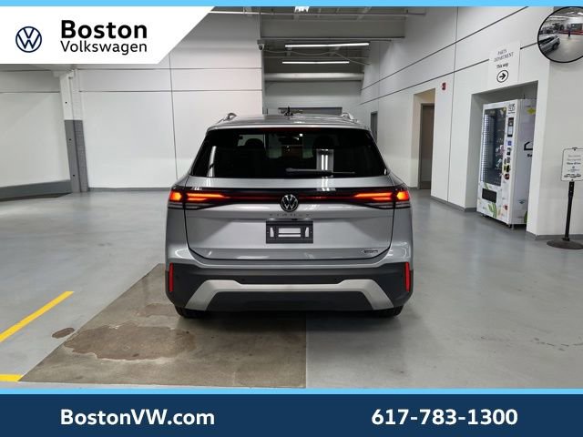 Used 2025 Volkswagen Tiguan S w/ 18" Wheel Package image 3