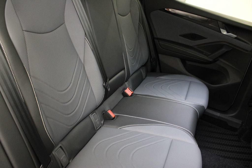 New 2026 Volkswagen Tiguan SE R-Line FWD image 19