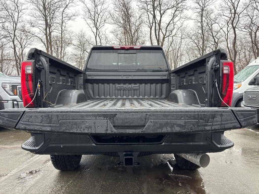 New 2026 GMC Sierra 3500 Denali w/ Denali Reserve Package image 4