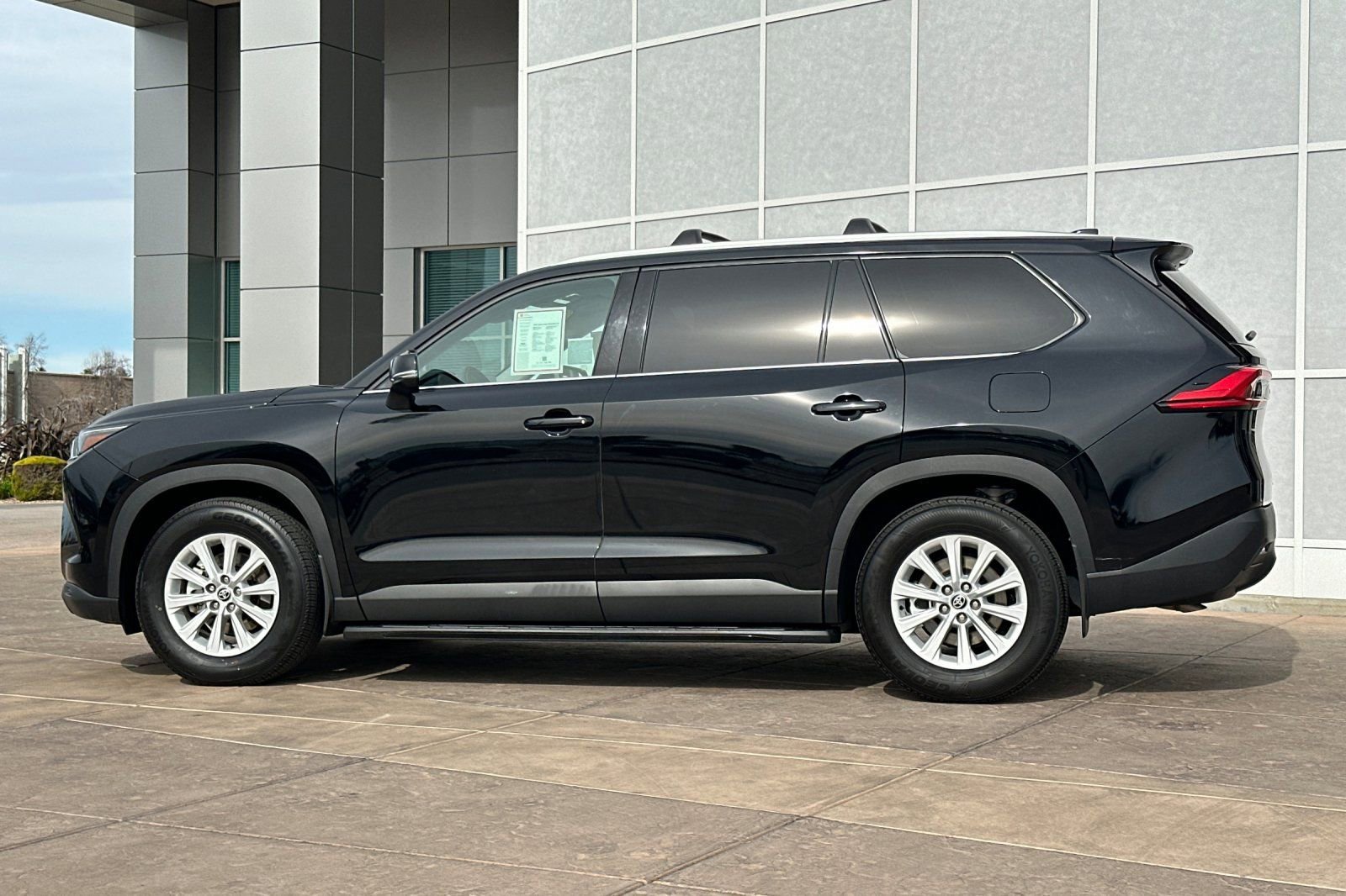 Certified 2024 Toyota Grand Highlander XLE image 8
