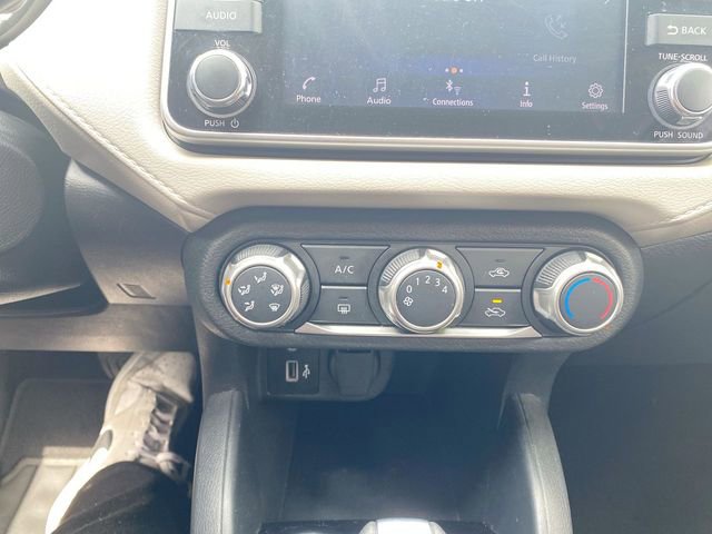 Used 2021 Nissan Versa SV FWD image 34