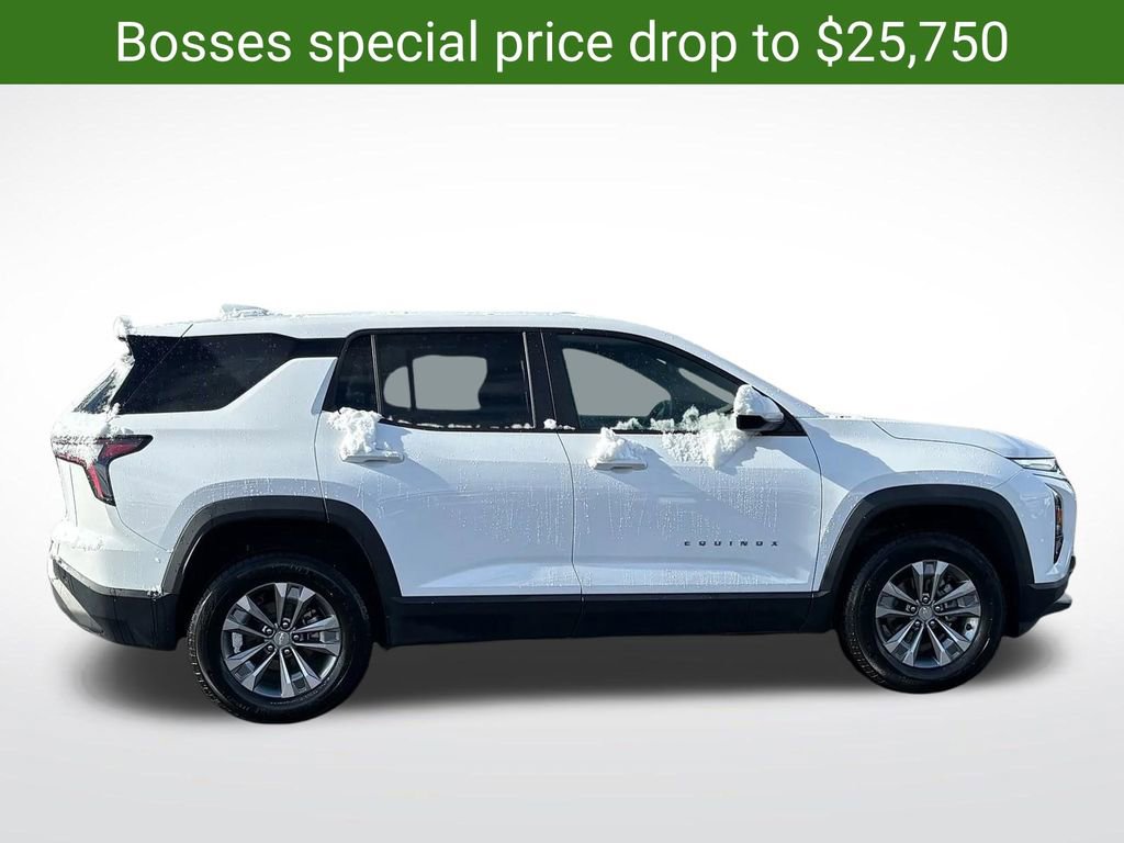 Used 2025 Chevrolet Equinox LT image 2