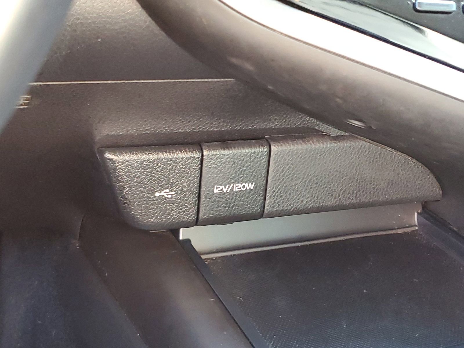 Used 2022 Toyota Camry SE w/ Convenience Package FWD image 31