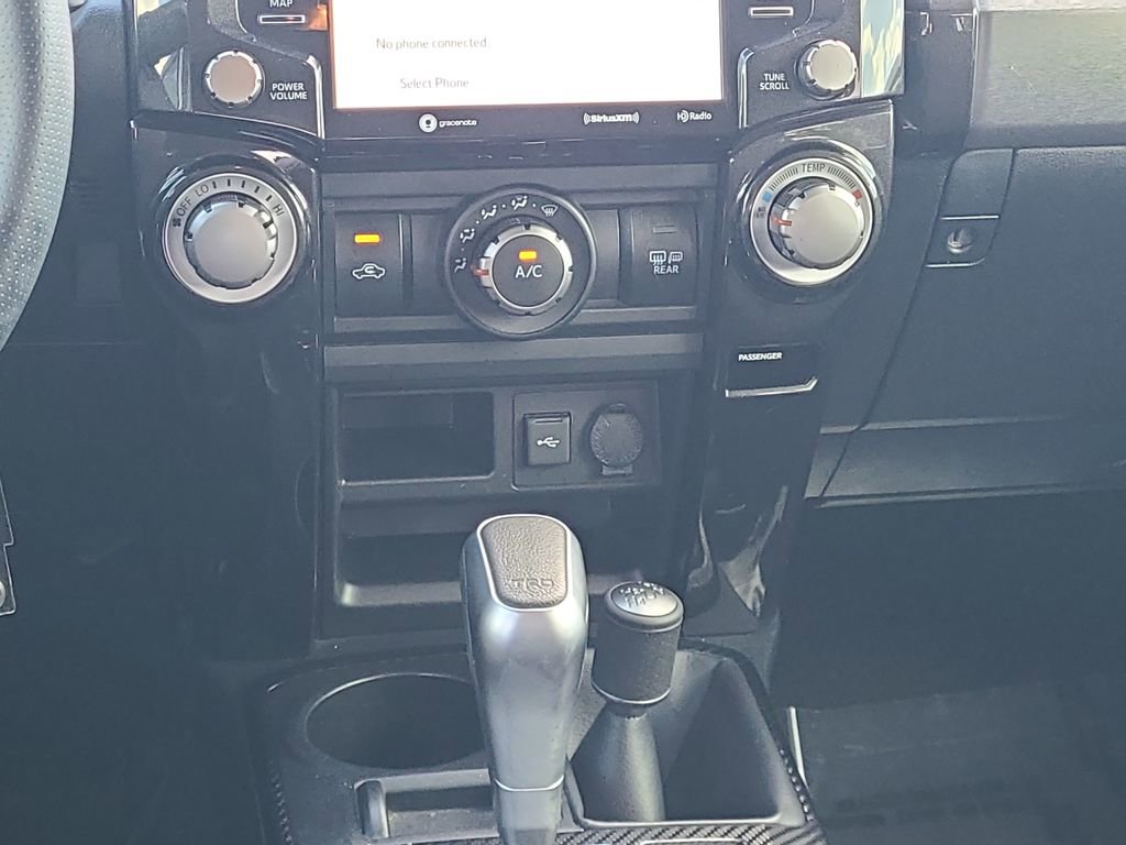 Used 2020 Toyota 4Runner TRD Off-Road image 18