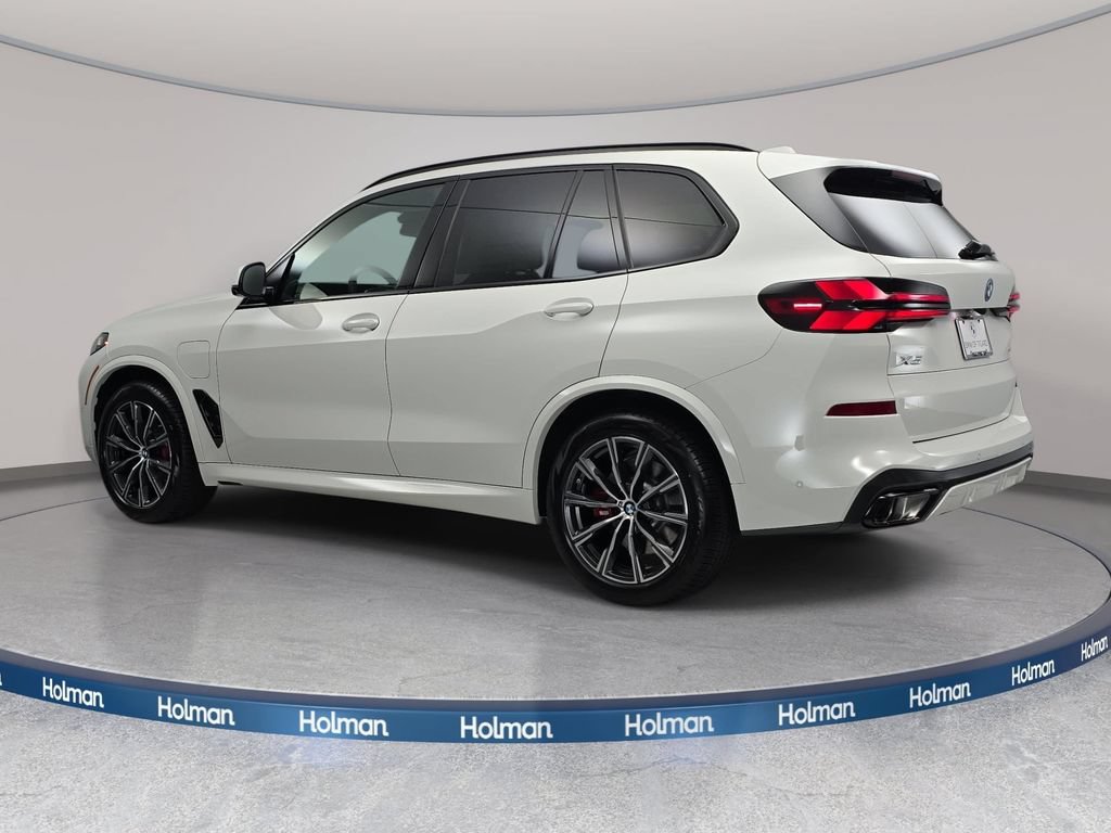New 2026 BMW X5 xDrive50e w/ M Sport Package AWD/4WD image 7