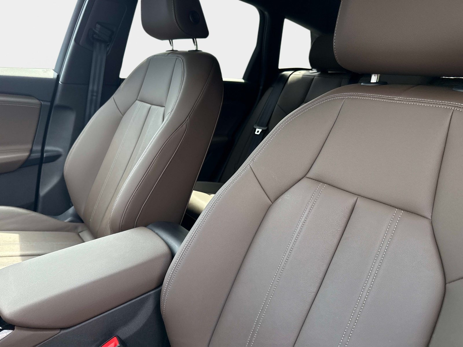 Certified 2025 Audi Q6 e-tron Premium RWD image 20