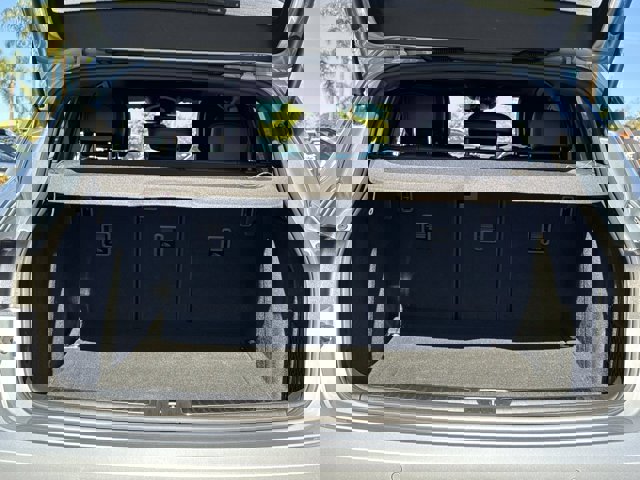 Used 2024 Porsche Macan image 12