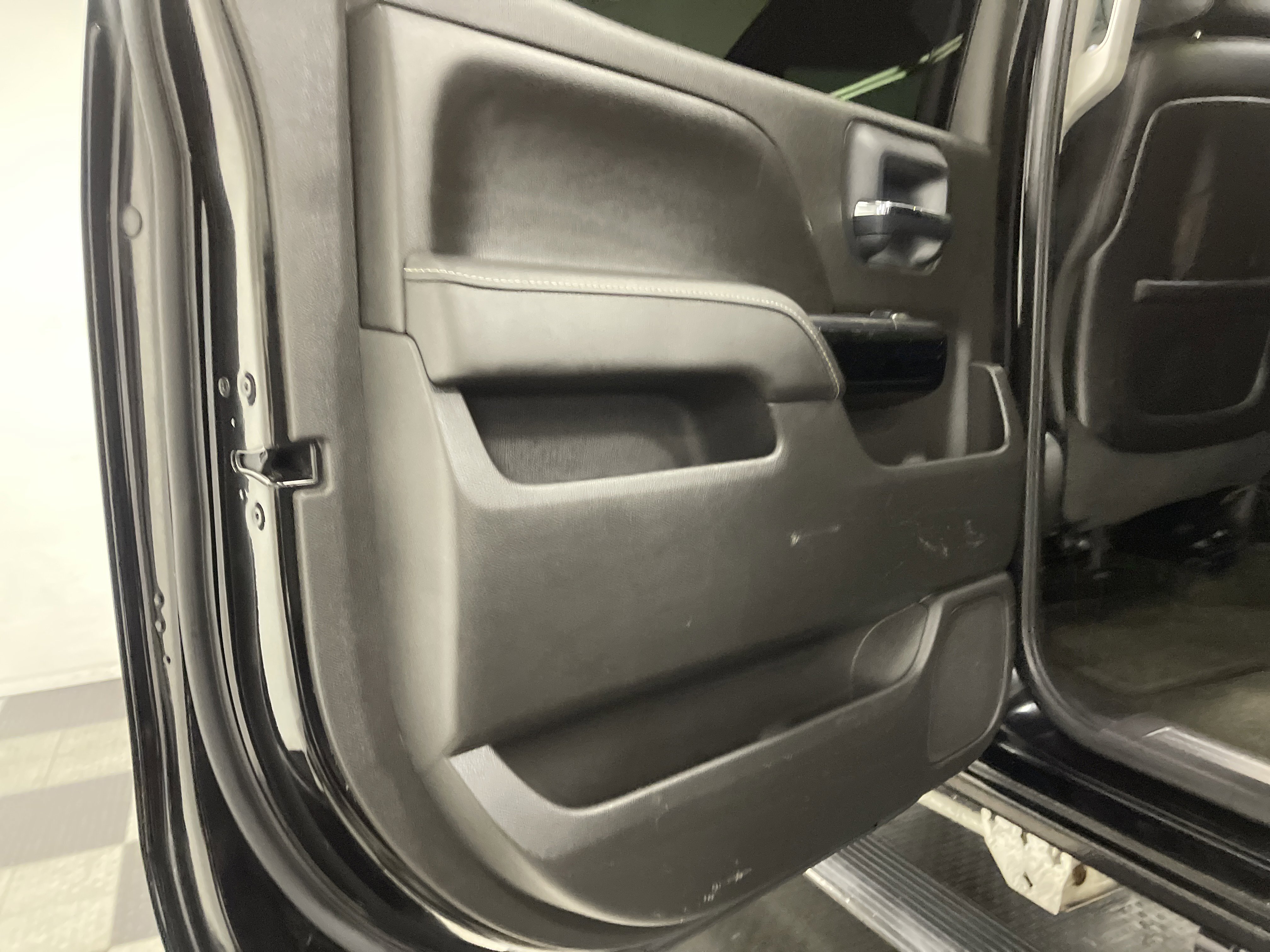 Used 2015 GMC Sierra 3500 Denali w/ Duramax Plus Package image 15