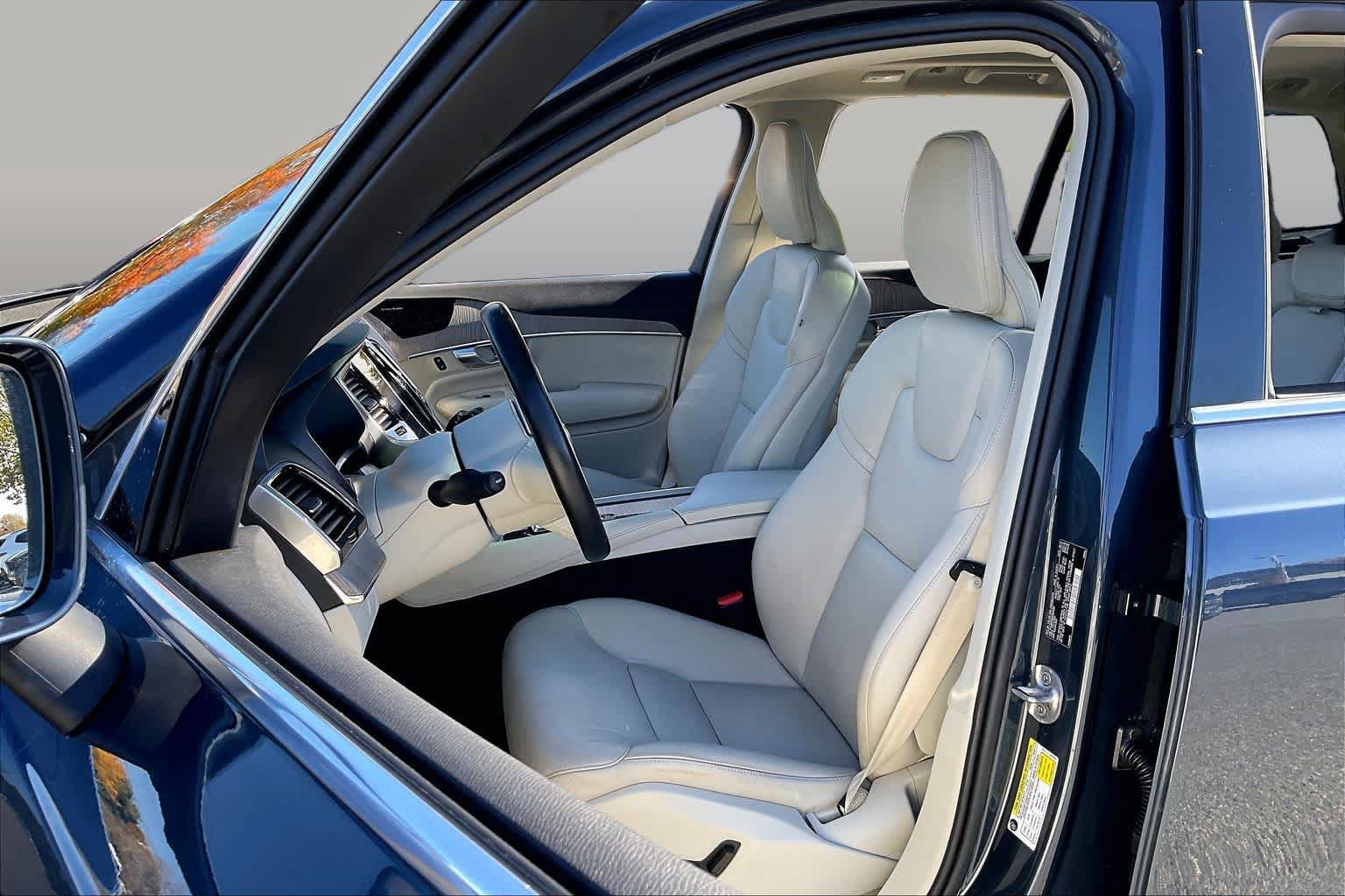 Used 2023 Volvo XC90 B6 Plus w/ Protection Package Premier AWD/4WD image 7