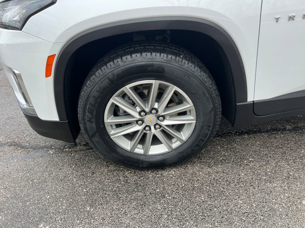 Used 2023 Chevrolet Traverse LT image 27
