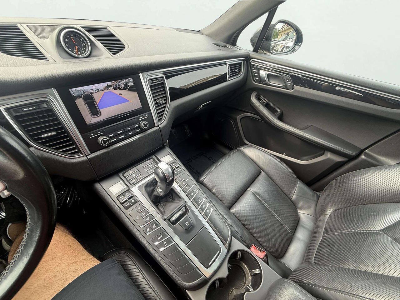 Used 2018 Porsche Macan AWD/4WD image 19