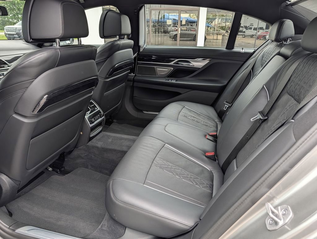 Used 2022 BMW 740i xDrive w/ M Sport Package image 31