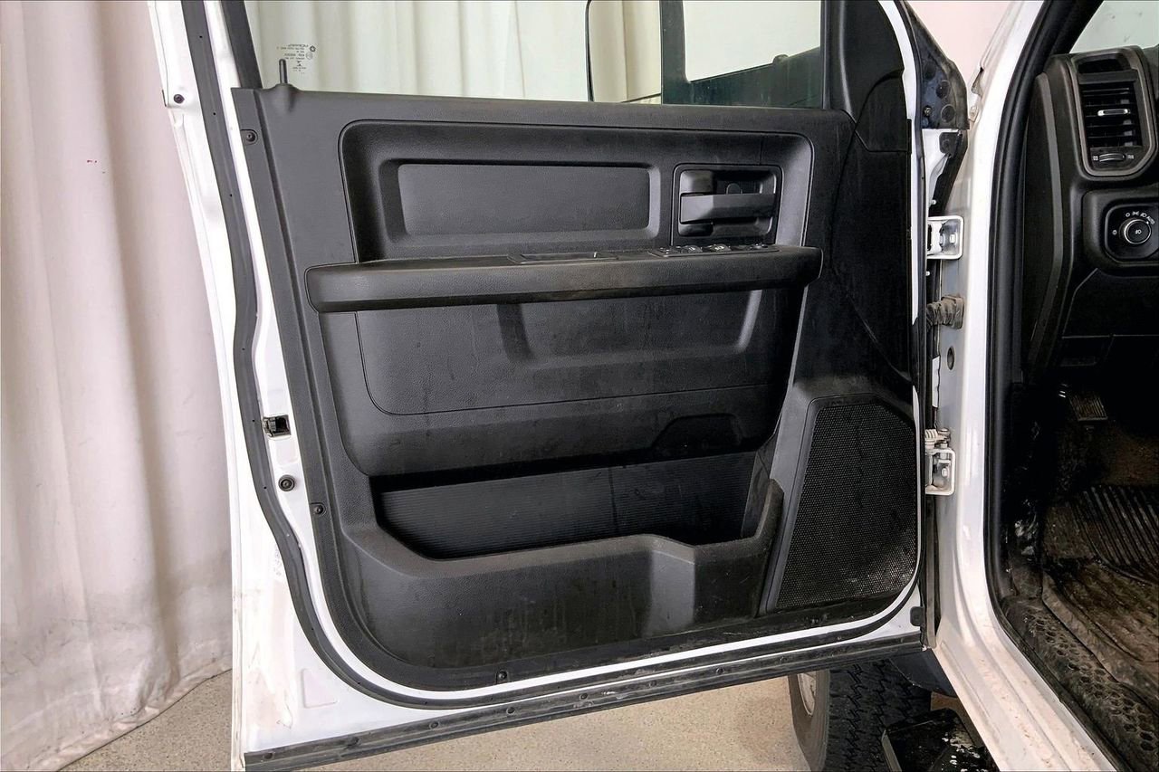 Used 2022 RAM 5500 Tradesman w/ Chrome Appearance Group image 21