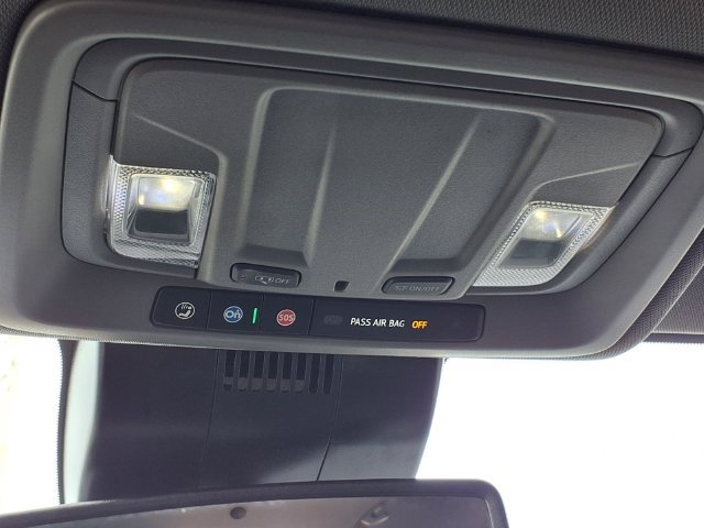 Used 2025 GMC Sierra 1500 SLT AWD/4WD image 15