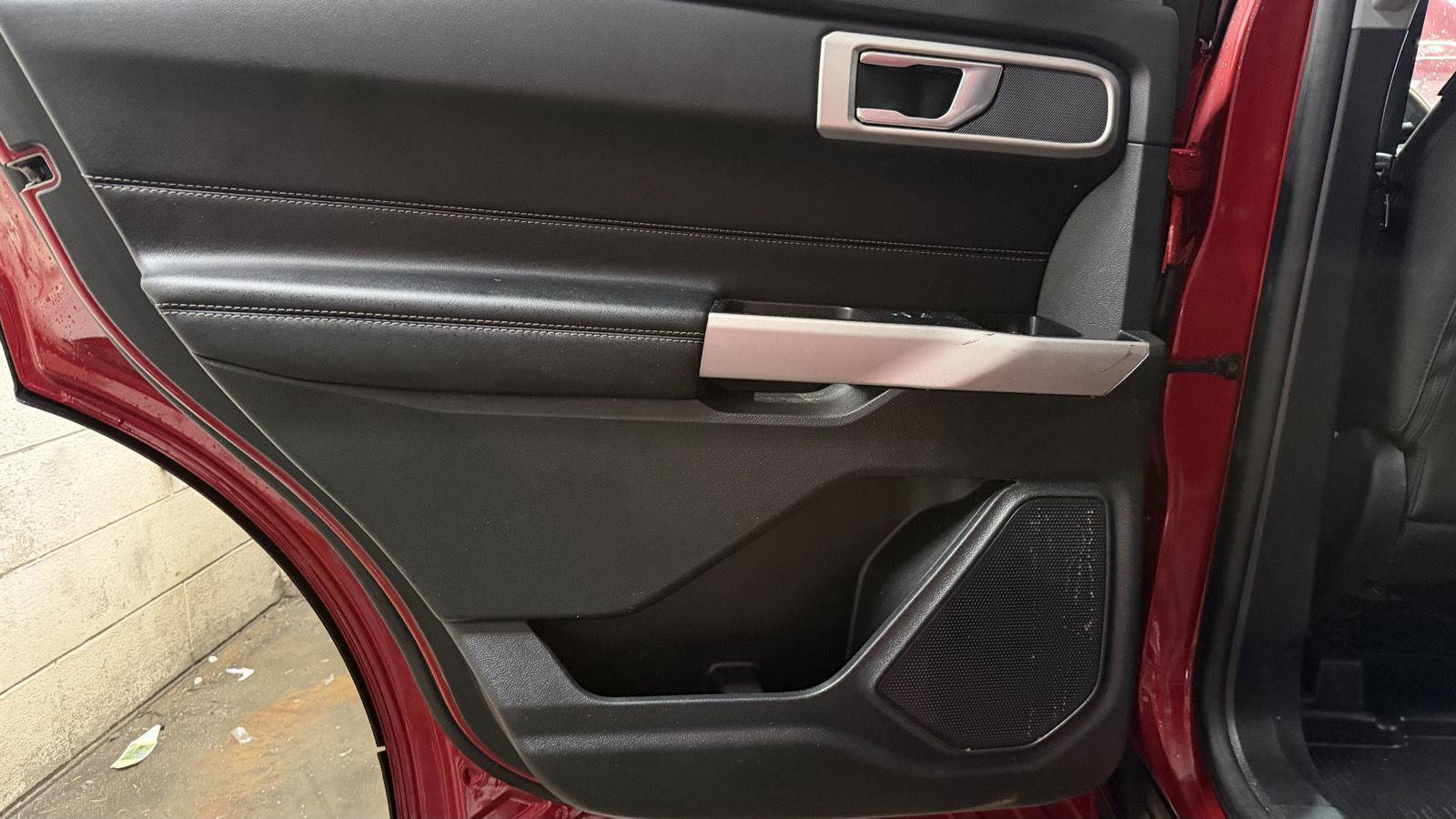 Used 2022 Ford Explorer XLT image 21