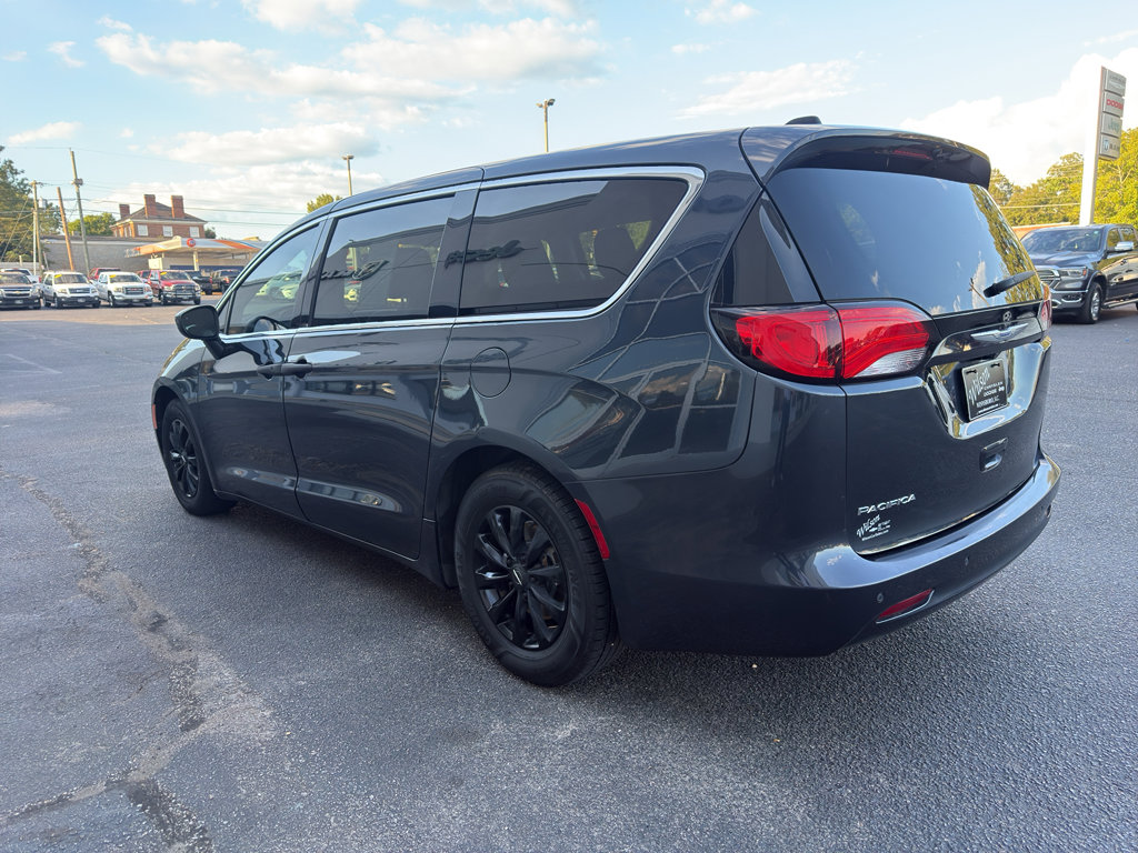 Used 2019 Chrysler Pacifica L image 6