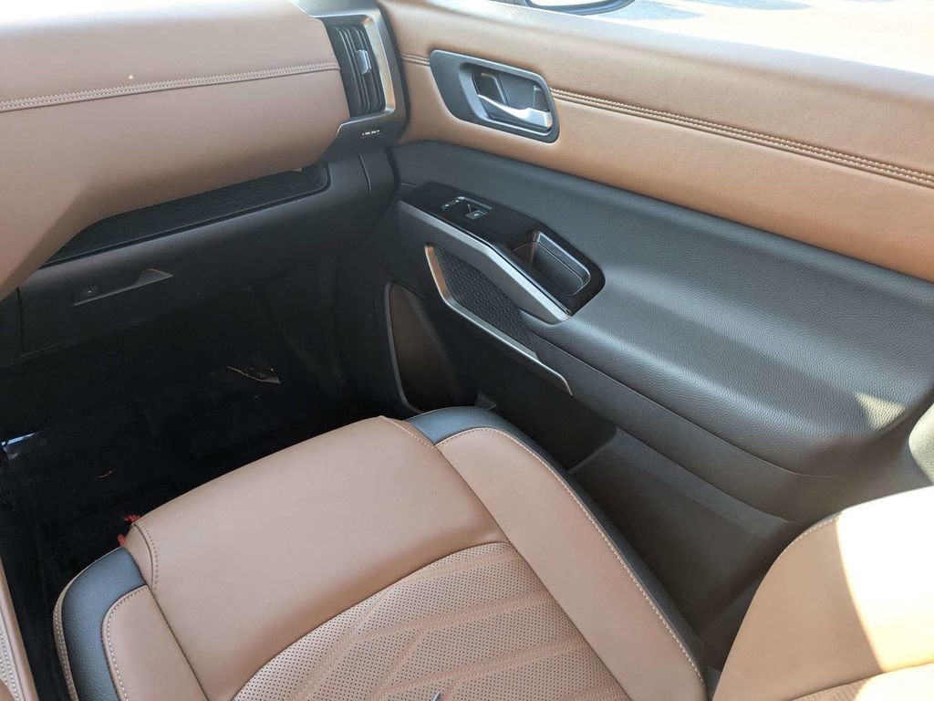 Used 2024 Nissan Pathfinder Platinum w/ Cargo Package FWD image 18