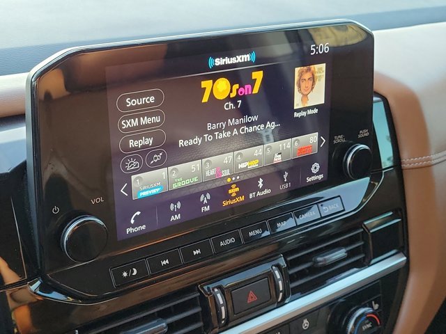 Used 2023 Nissan Pathfinder Platinum image 17