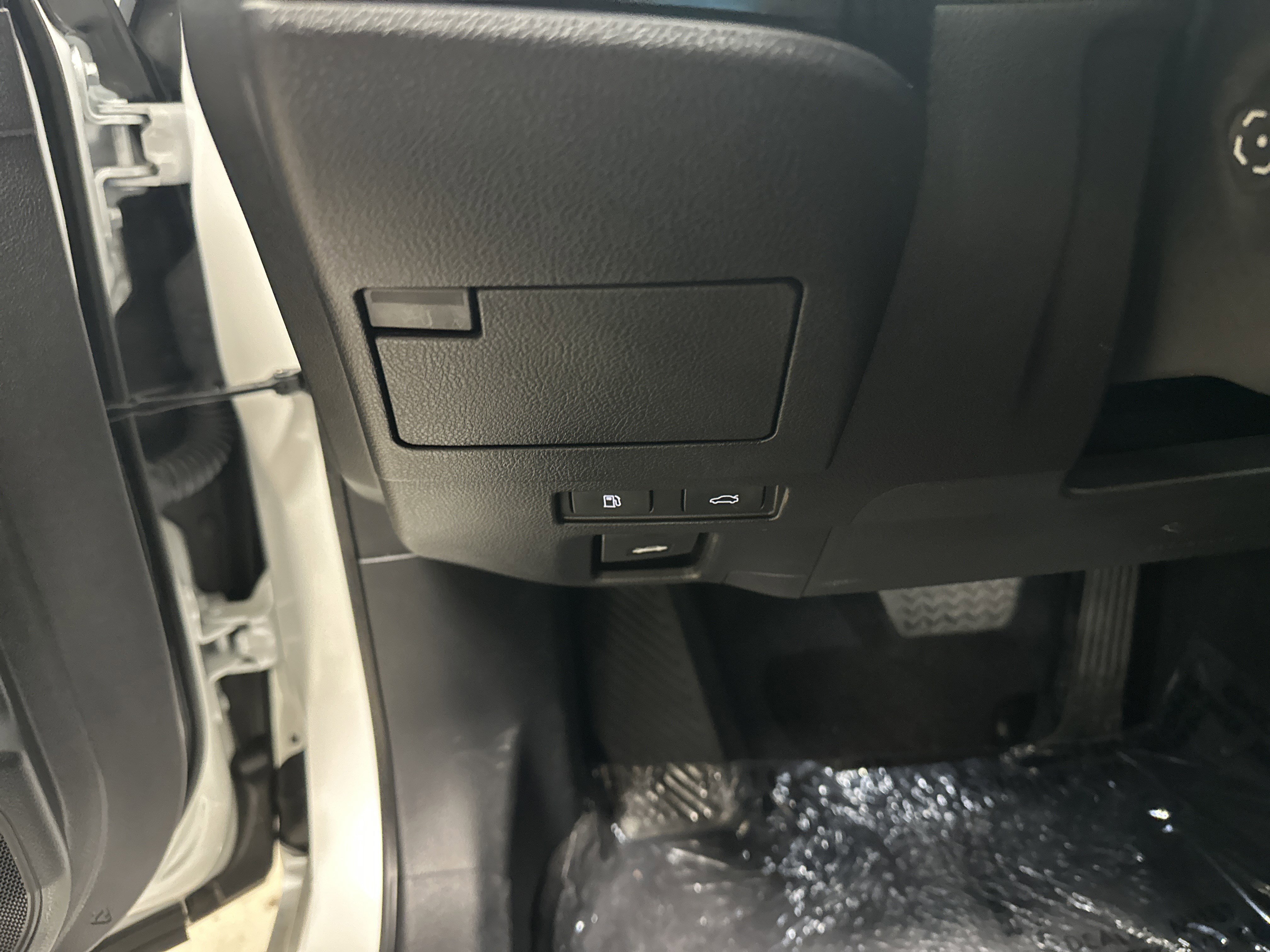 Certified 2023 Lexus ES 350 w/ Premium Package image 18