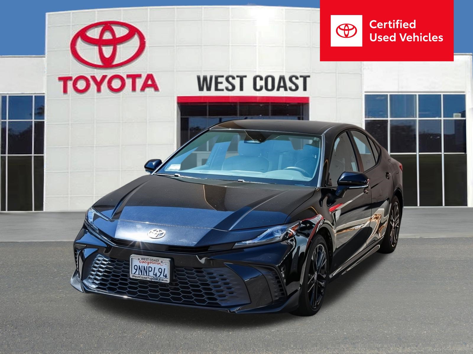 Certified 2025 Toyota Camry SE FWD image 1