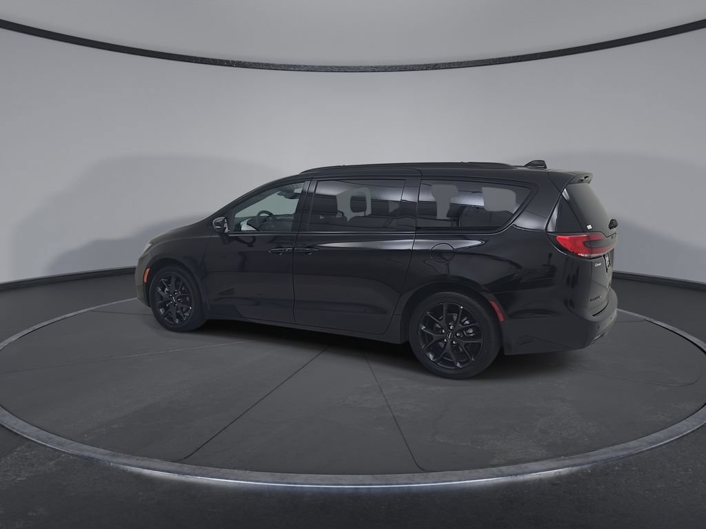 Certified 2025 Chrysler Pacifica Limited FWD image 12
