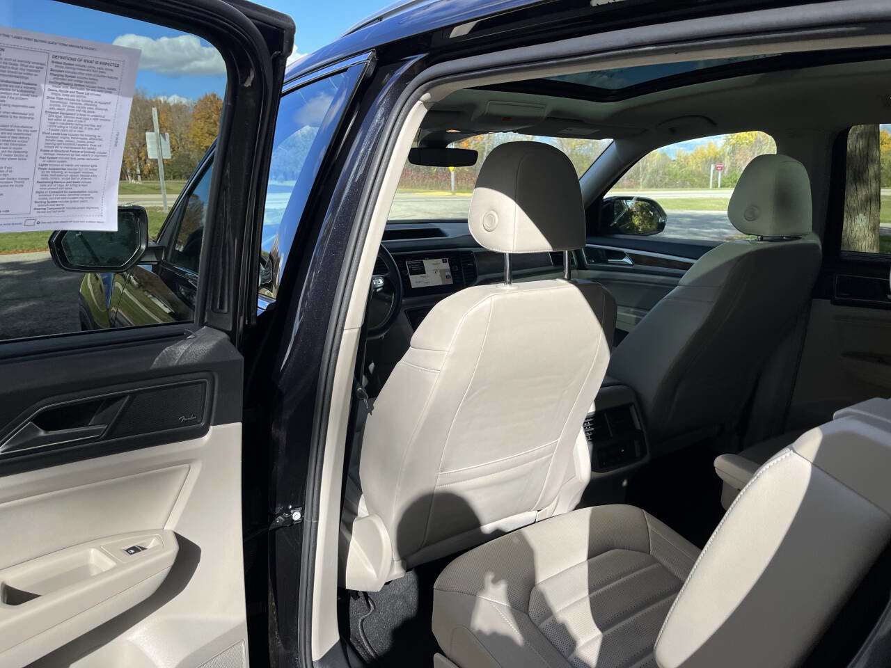 Used 2019 Volkswagen Atlas SEL Premium image 30