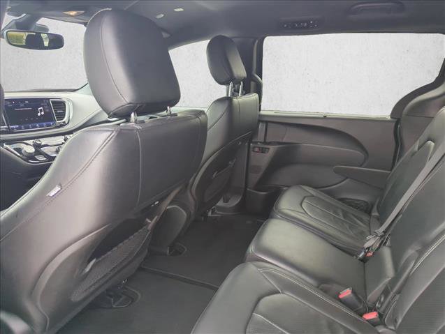 Used 2021 Chrysler Pacifica Touring-L w/ S Appearance Package FWD image 14