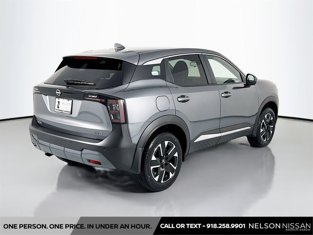 Used 2025 Nissan Kicks SV AWD/4WD image 5