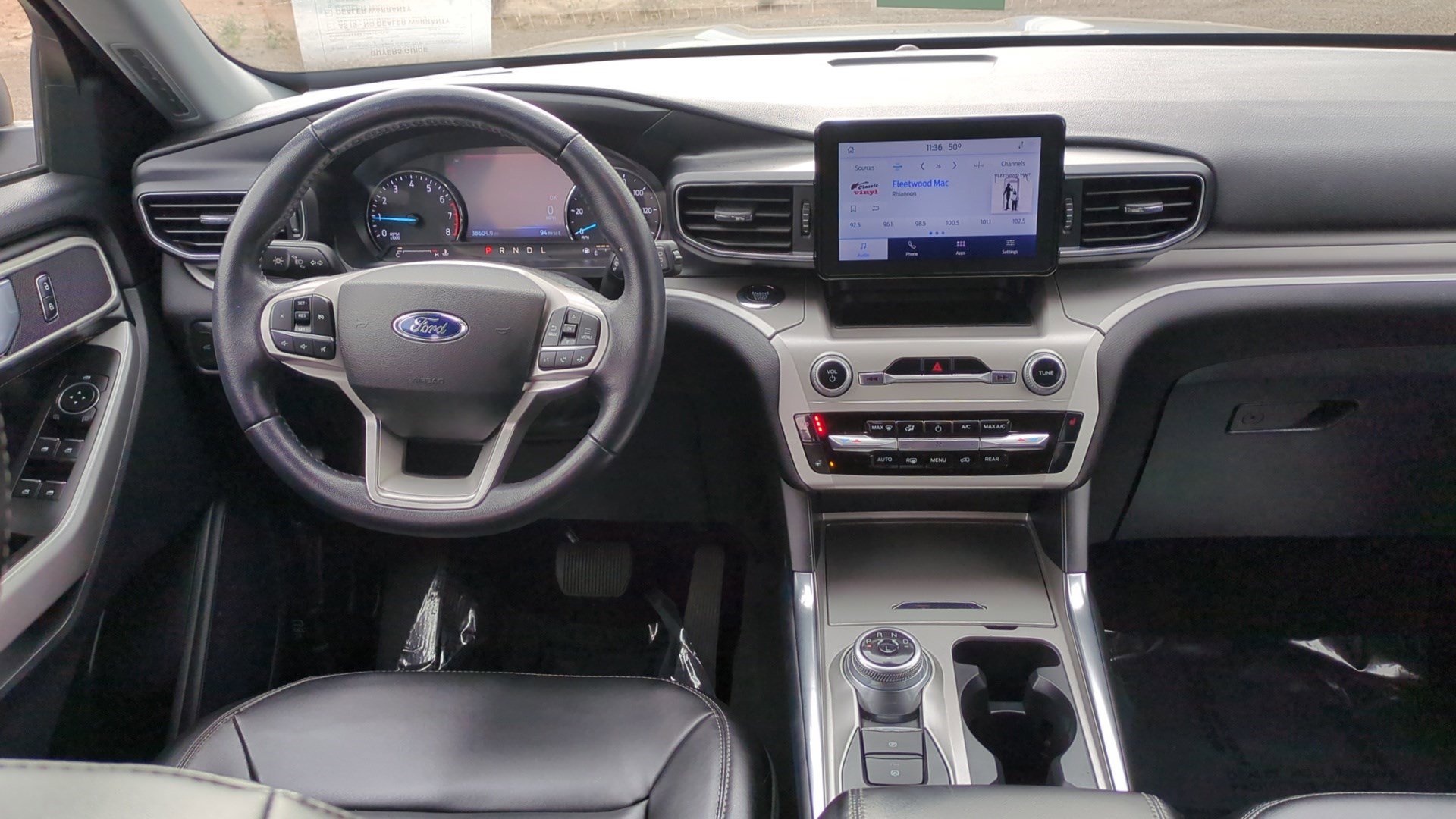 Used 2022 Ford Explorer XLT w/ Equipment Group 202A image 27