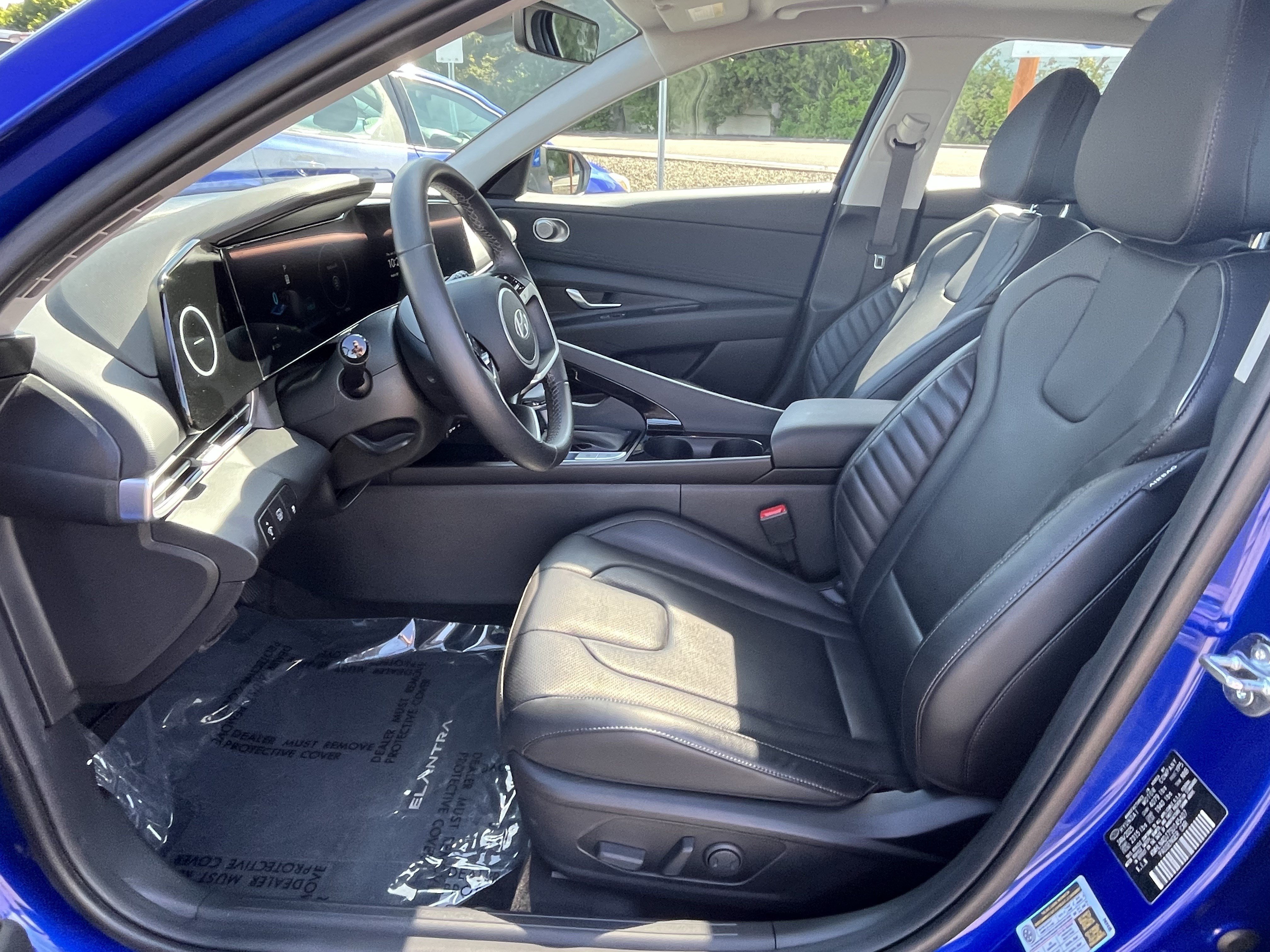 Certified 2025 Hyundai Elantra Limited FWD image 10