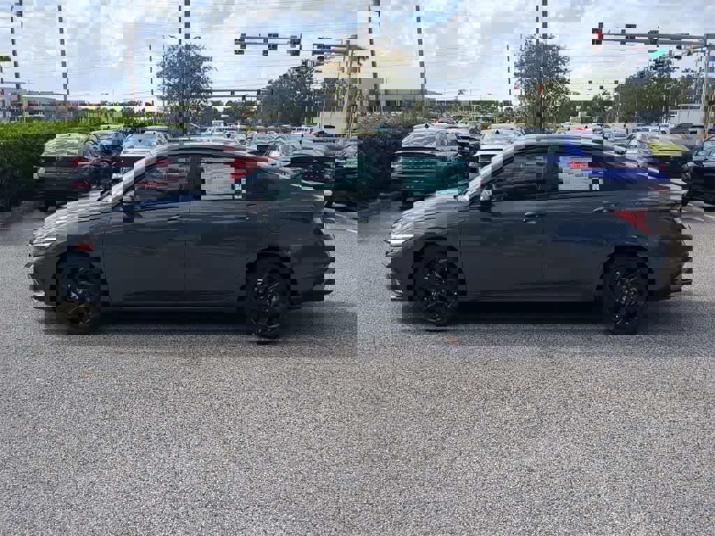 New 2026 Hyundai Elantra Sport image 3