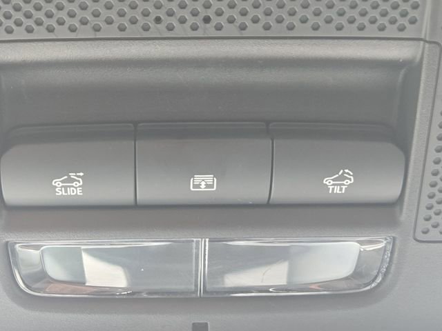 Used 2024 GMC Acadia AT4 w/ Luxury Package image 25