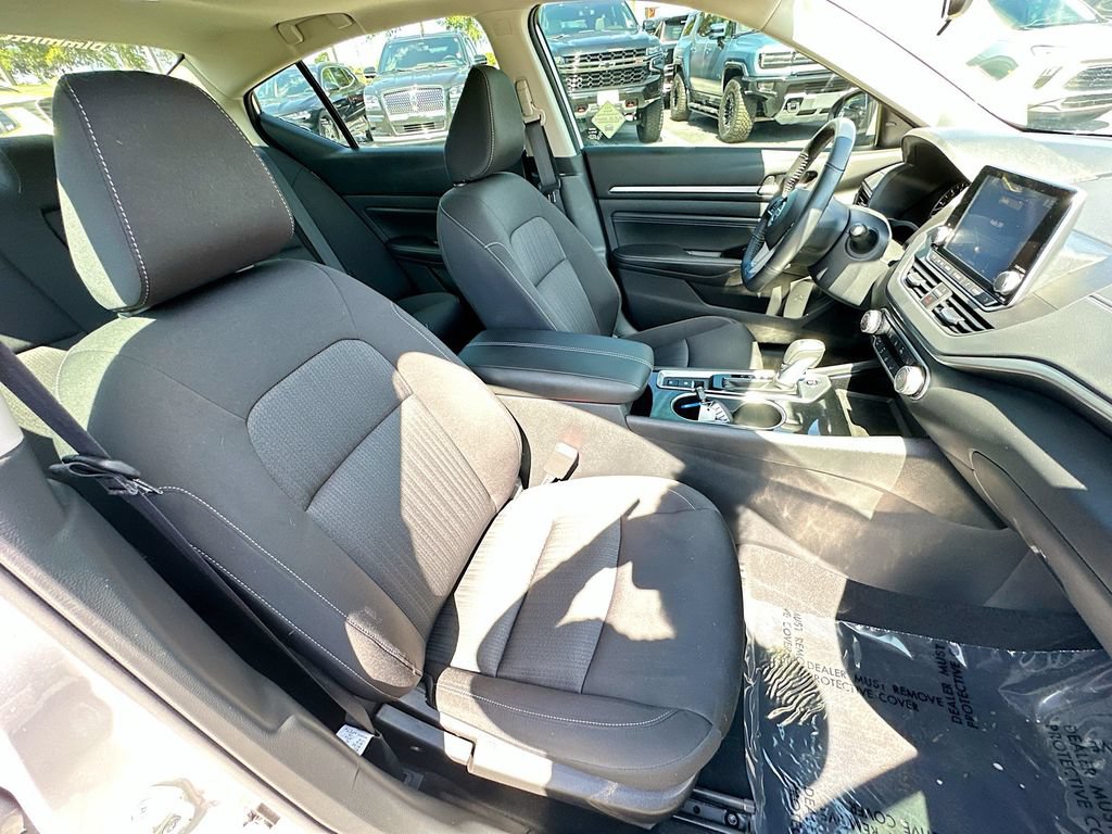 Used 2021 Nissan Altima 2.5 SV w/ SV Premium Package FWD image 27