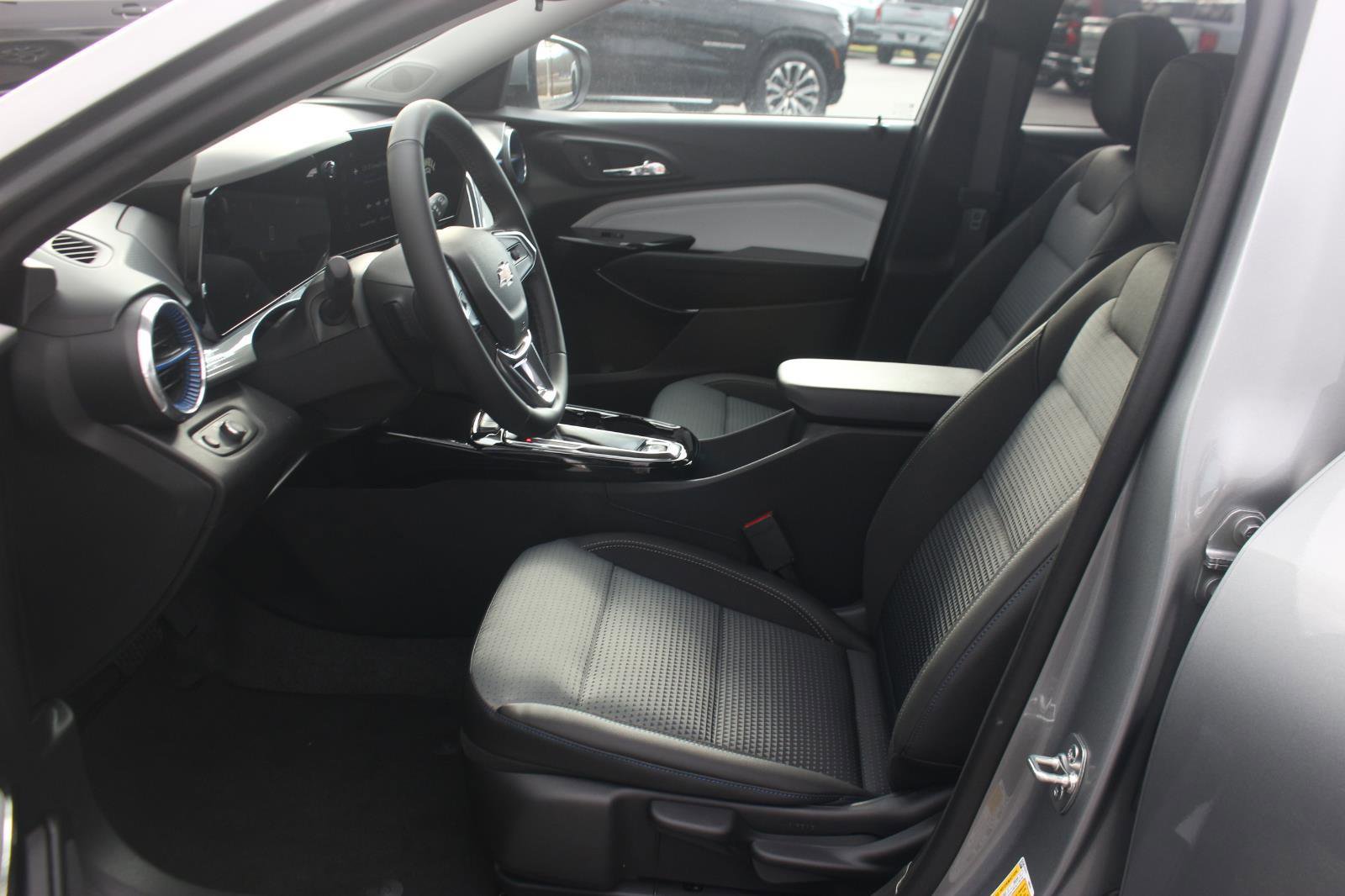 New 2026 Chevrolet Trax LT w/ Driver Confidence Package image 11