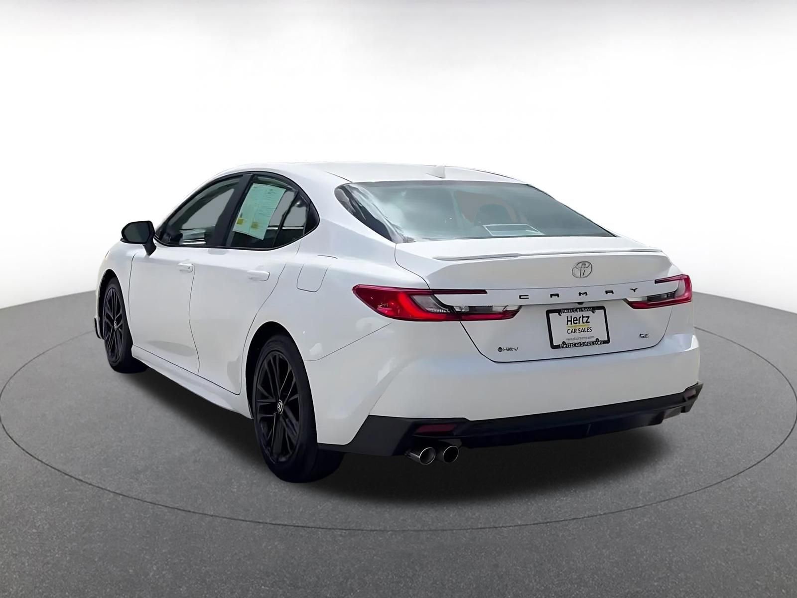 Used 2025 Toyota Camry SE FWD image 11