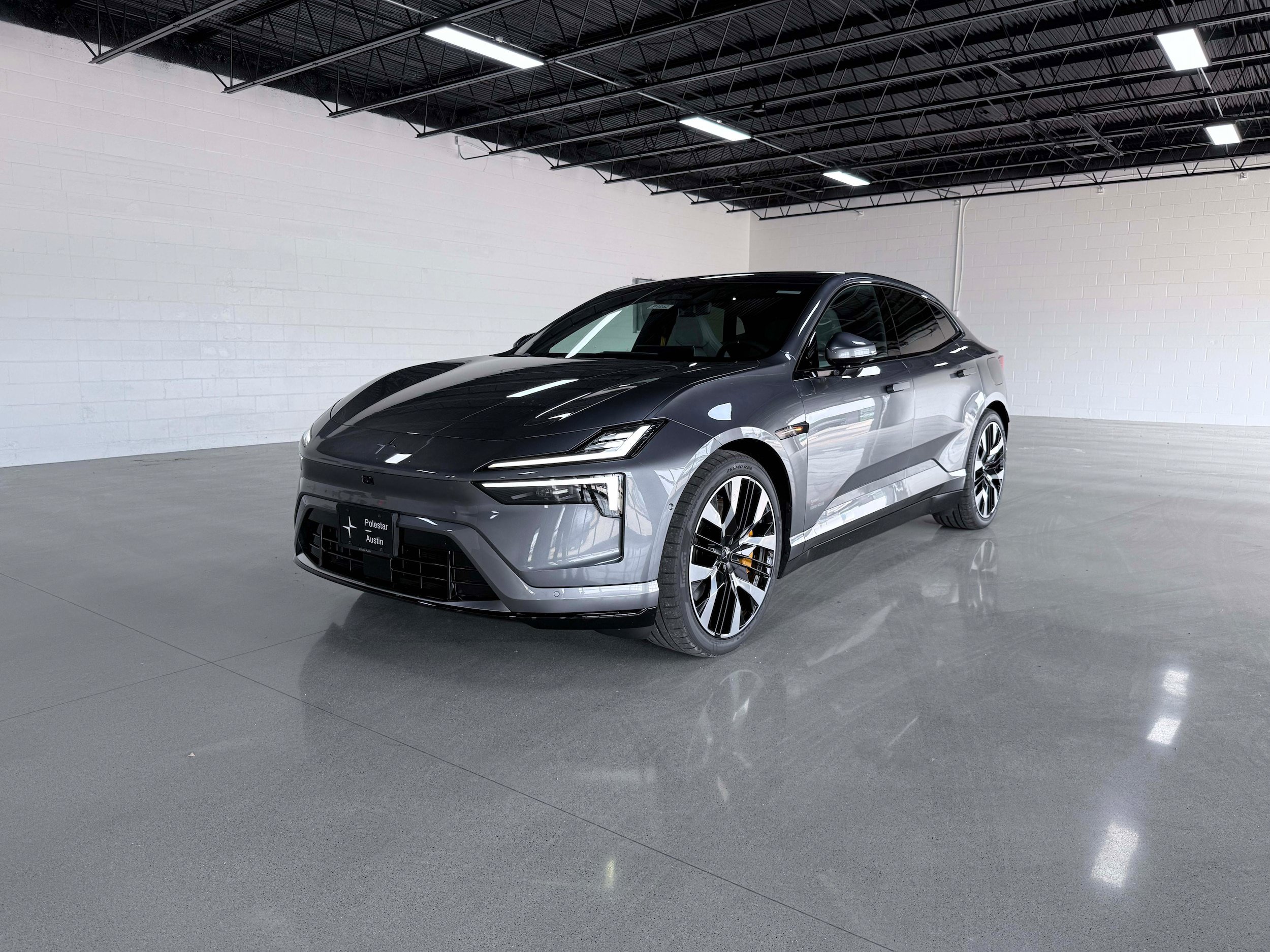 New 2026 Polestar Polestar 4 w/ Performance Pack AWD/4WD image 2